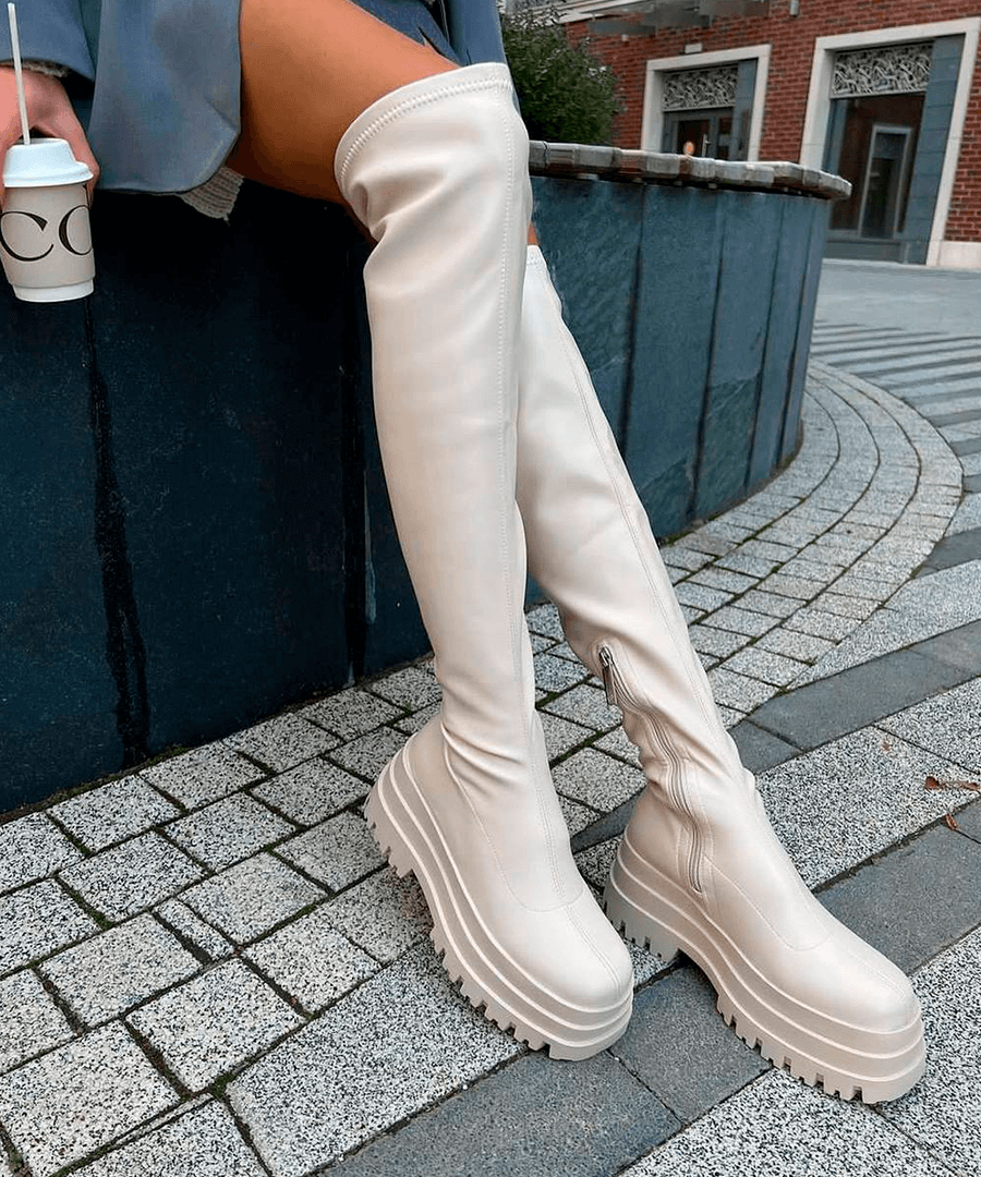 Сапоги на массивной платформе